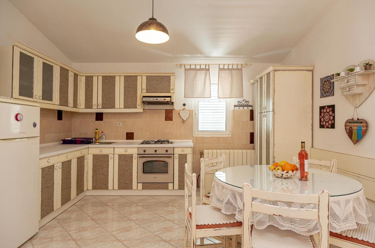 Apartments Villa Lilla Baška Voda Kültér fotó