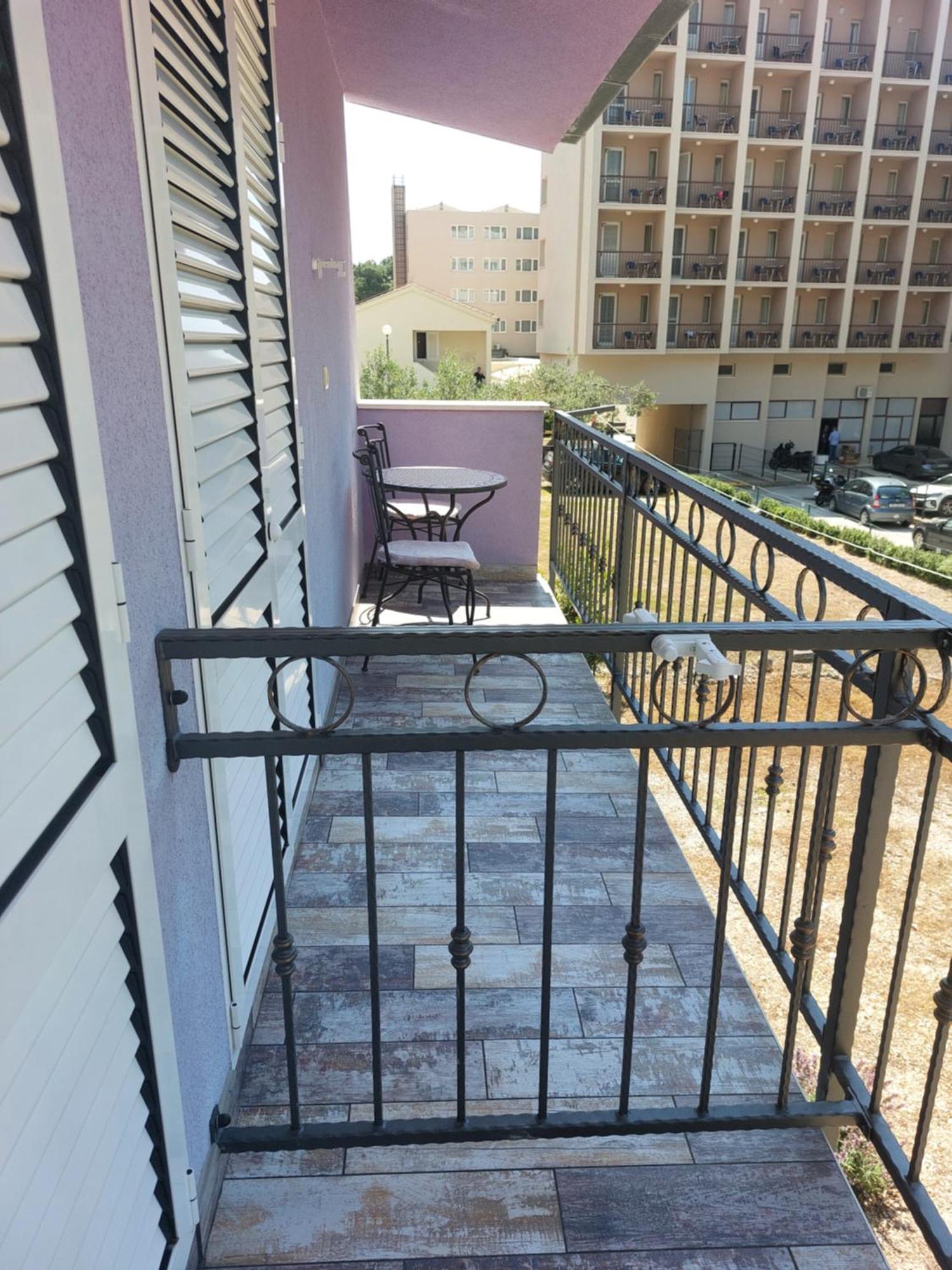 Apartments Villa Lilla Baška Voda Szoba fotó