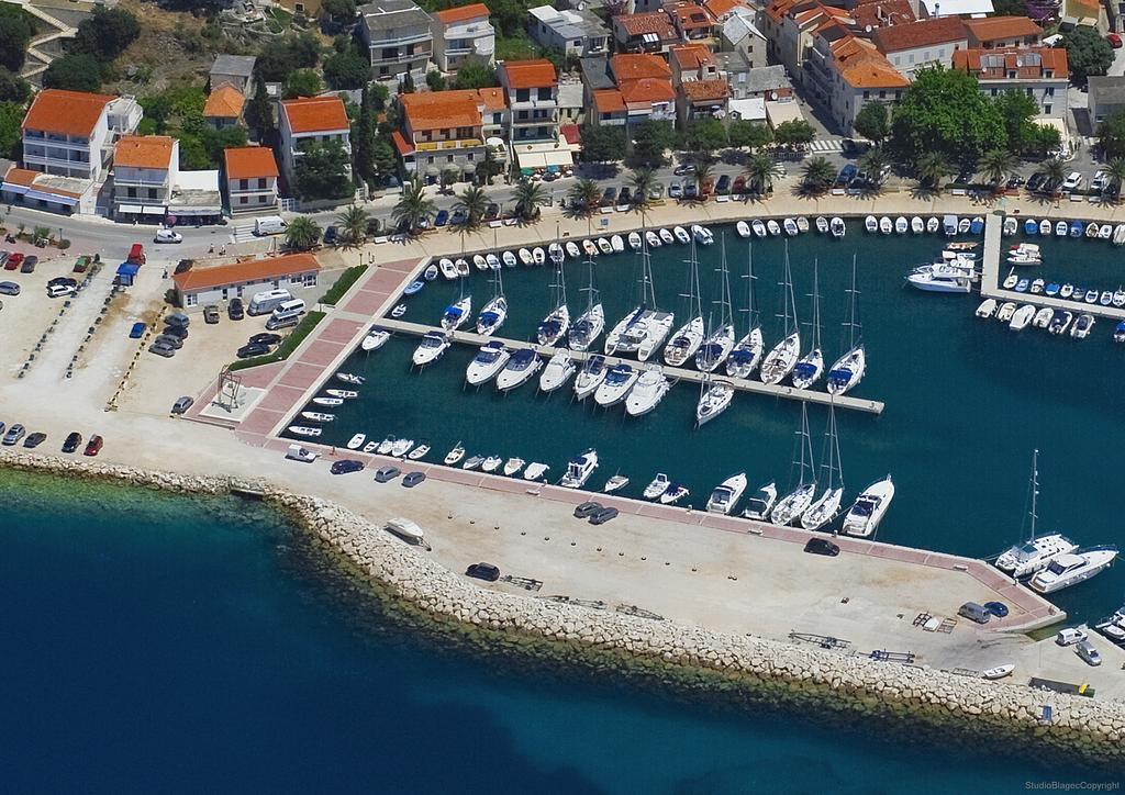 Apartments Villa Lilla Baška Voda Kültér fotó
