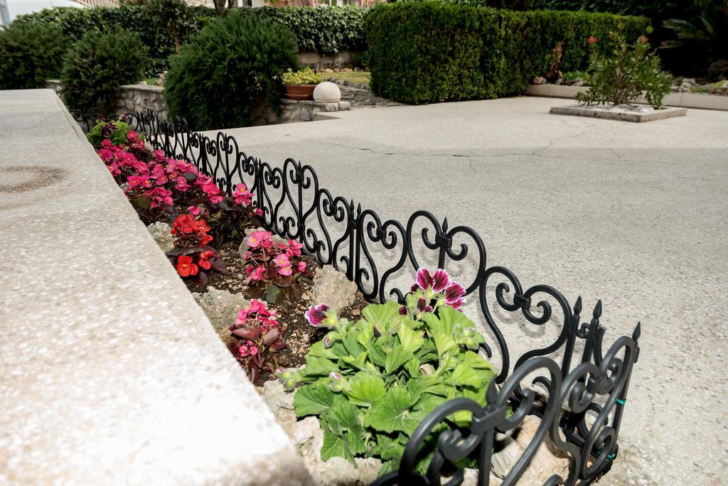 Apartments Villa Lilla Baška Voda Kültér fotó