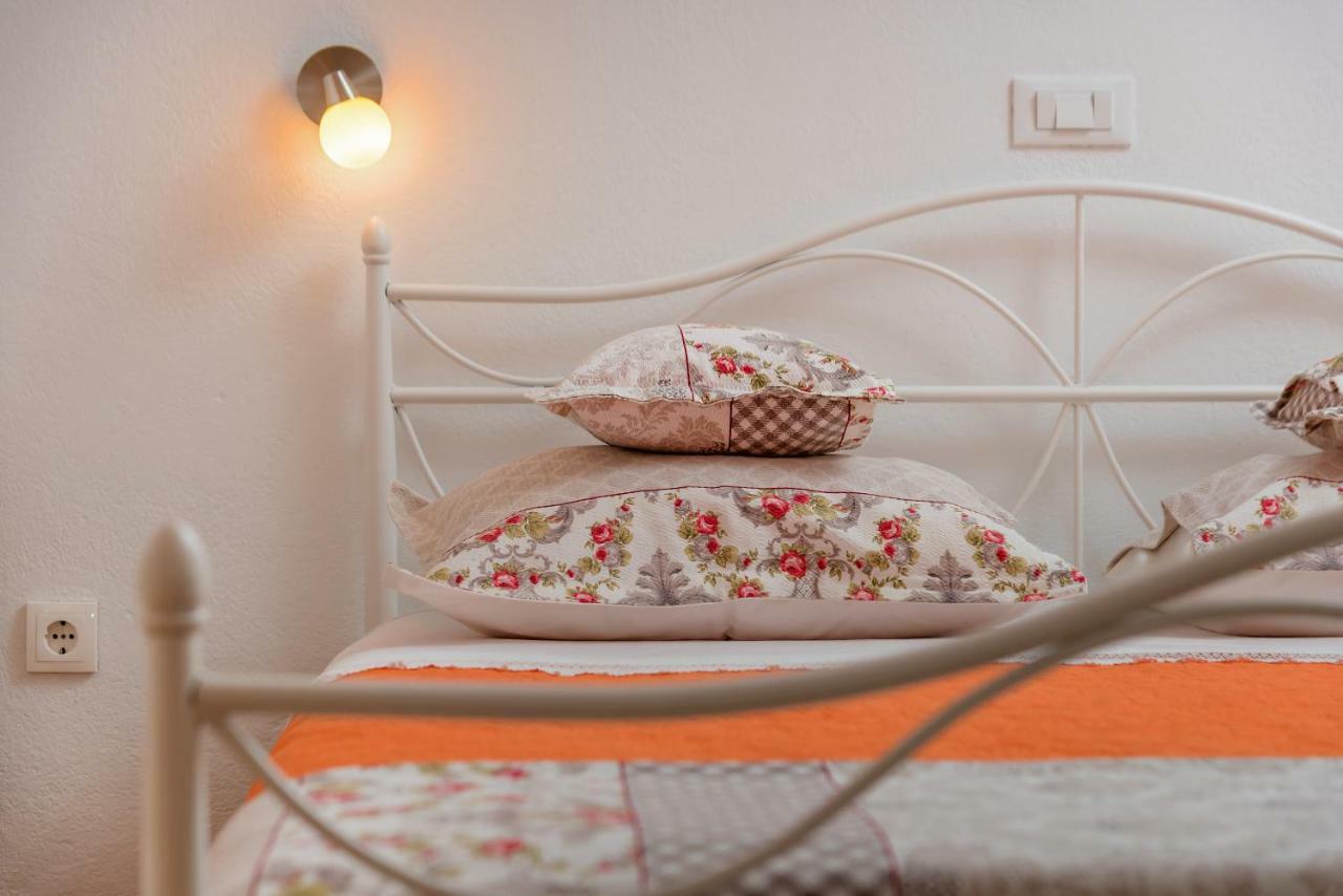 Apartments Villa Lilla Baška Voda Kültér fotó