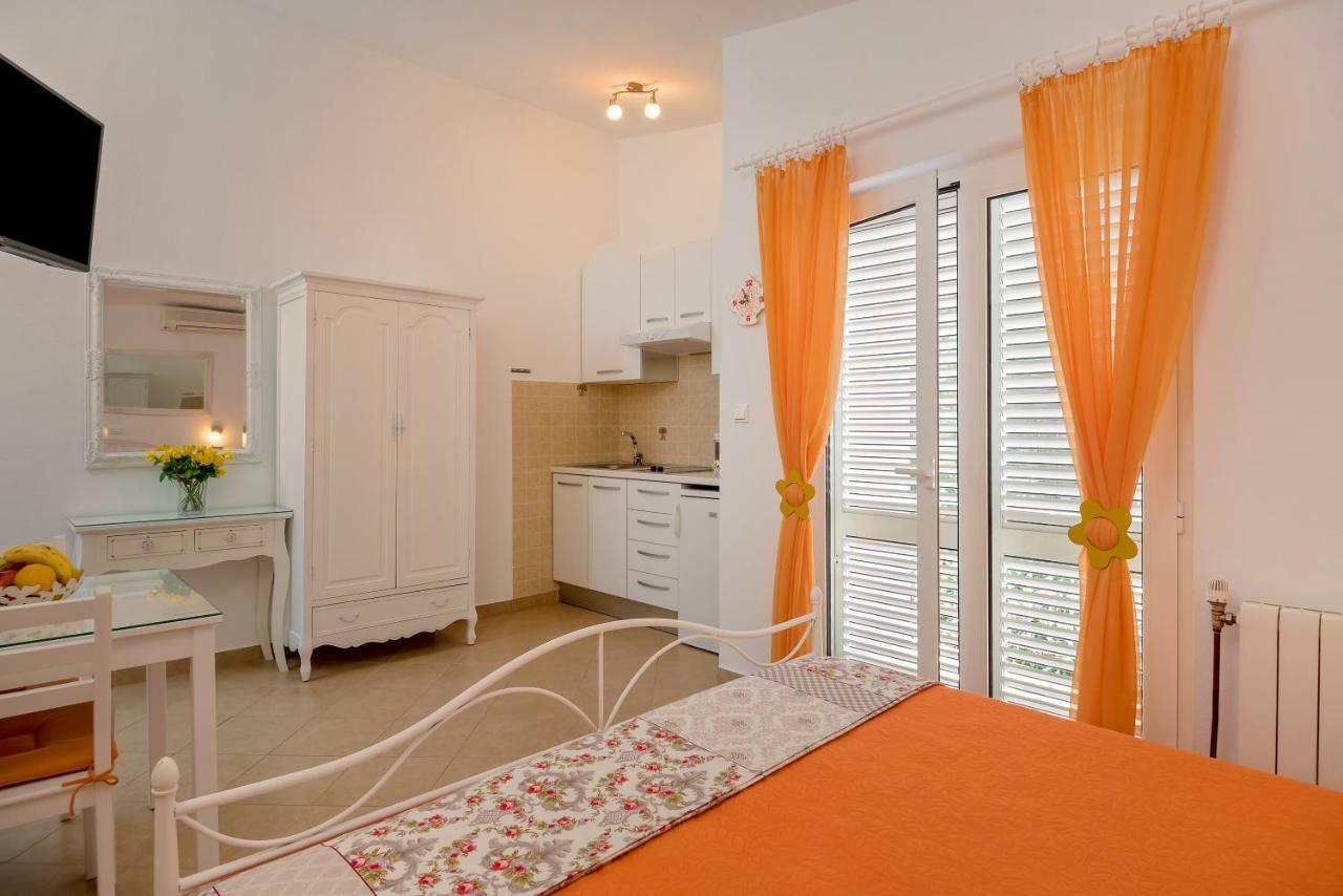 Apartments Villa Lilla Baška Voda Kültér fotó