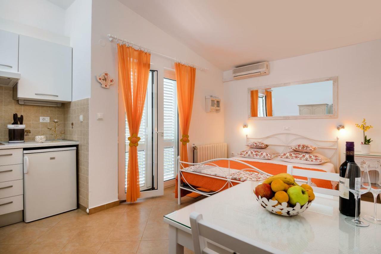 Apartments Villa Lilla Baška Voda Kültér fotó