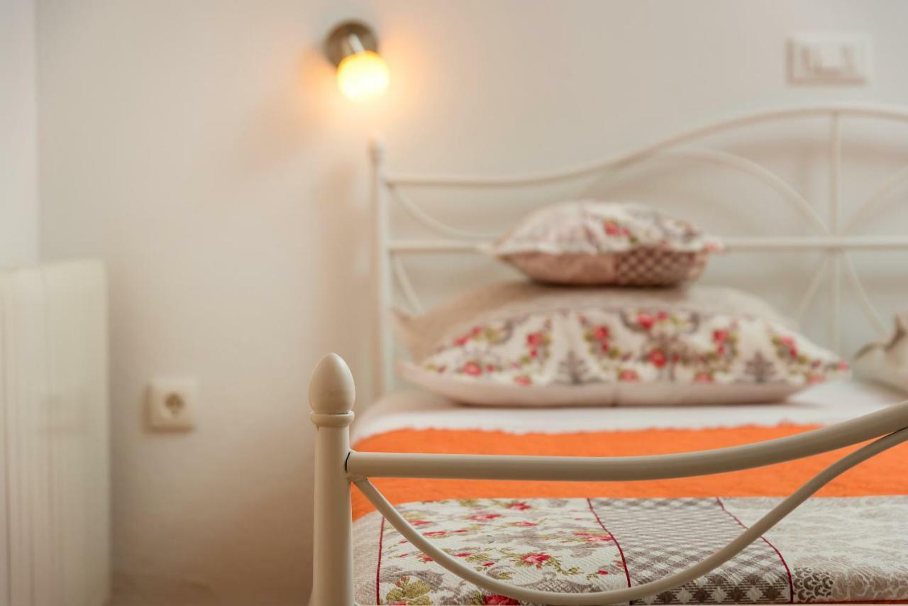 Apartments Villa Lilla Baška Voda Kültér fotó